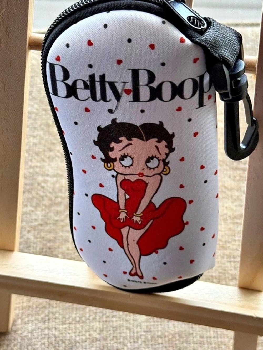 Betty Boop Printed Zip Case in White & Black